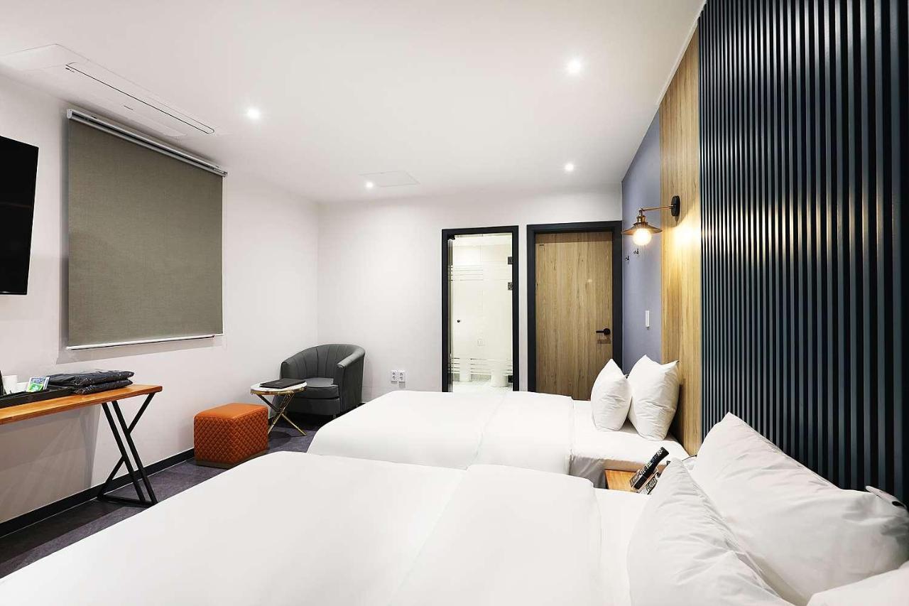 Mariposa Hotel Songtan Pyeongtaek Exterior photo