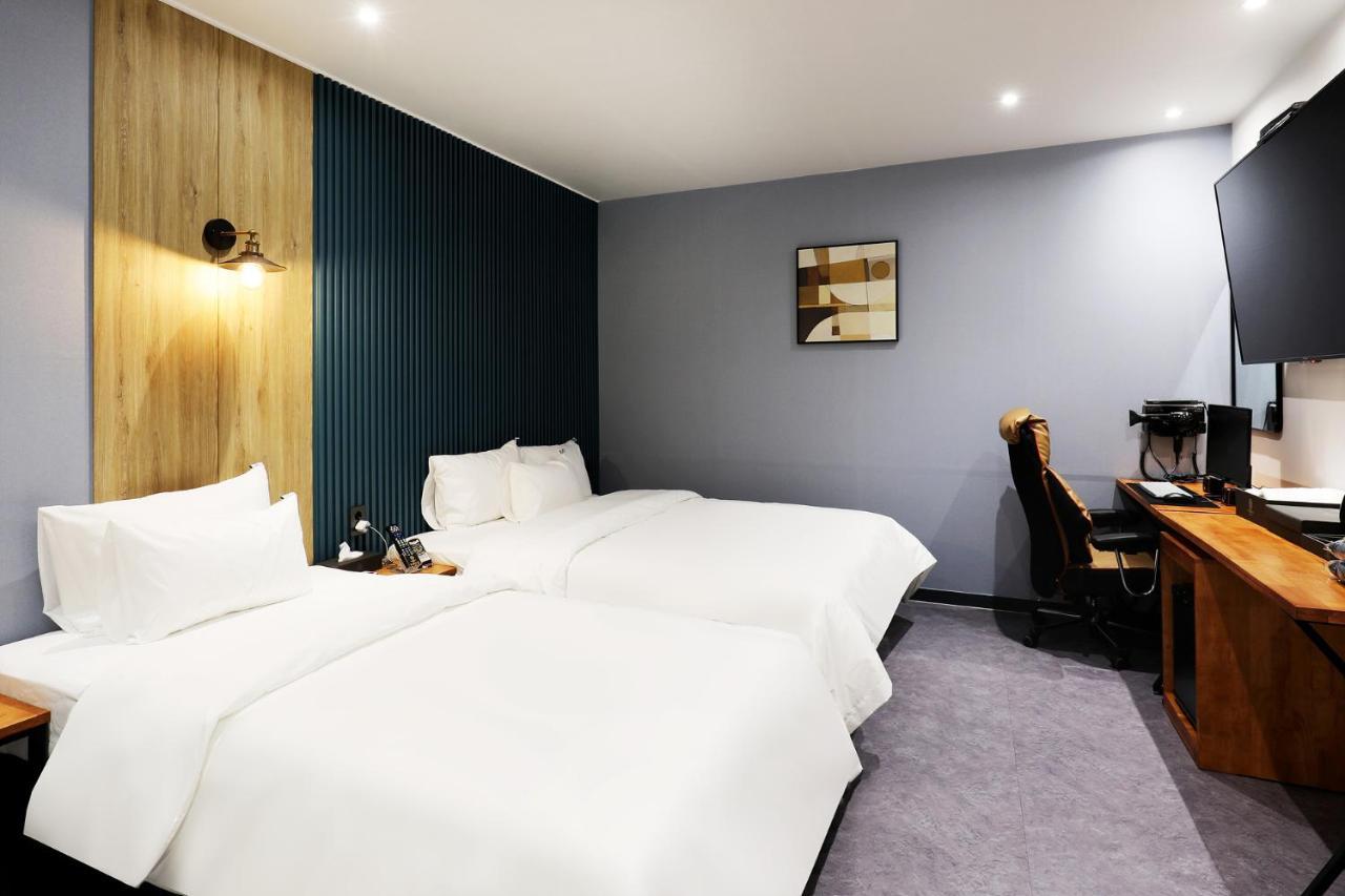 Mariposa Hotel Songtan Pyeongtaek Exterior photo